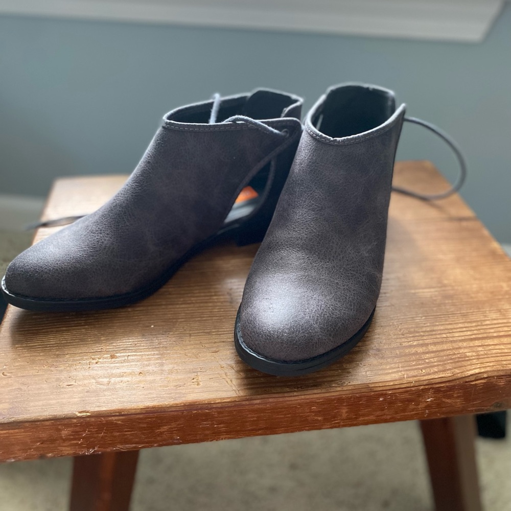 Rocket Dog booties with tie on back • never worn